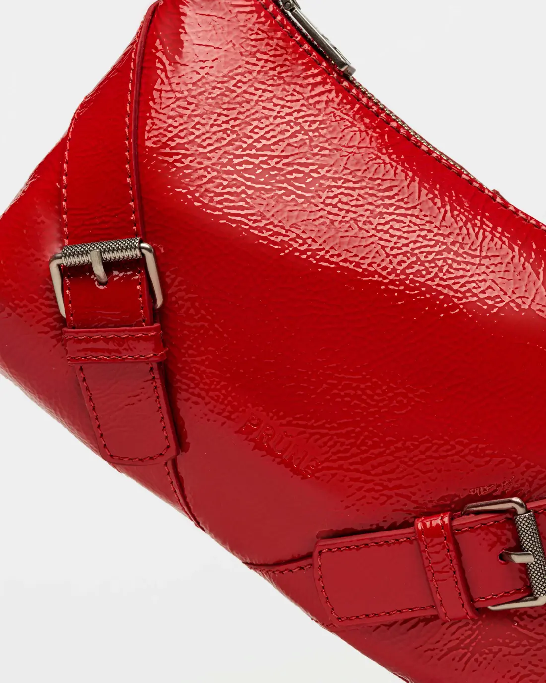 Mini bag Pocket en cuero charol arrugado - Imagen 3