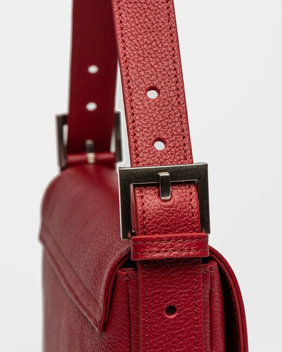 Cartera al hombro Signature en cuero graneado - Imagen 4